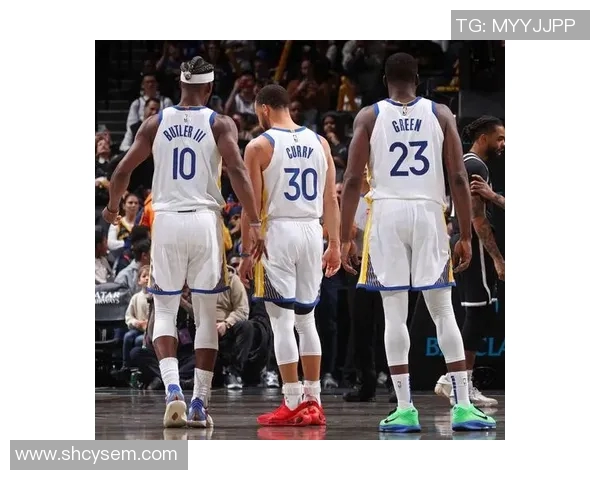 勇士与爵士激战5月9日赛场谁能在季后赛中笑到最后 勇士与爵士激战5月9日赛场谁能在季后赛中笑到最后