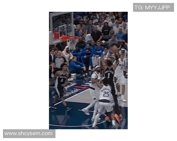 文班亚马首场比赛表现惊艳5次盖帽并成功隔扣字母哥引发热烈讨论