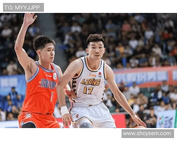 刘铮的篮球之路：从青涩少年到职业球员的成长历程与心路历程