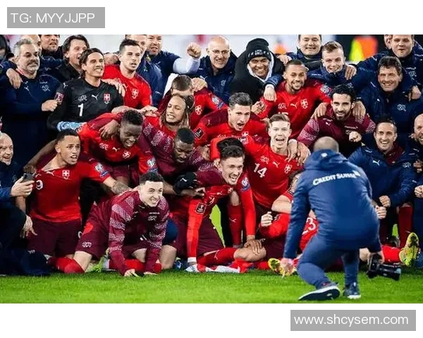 国米与埃因霍温激战欧冠小组赛争夺晋级希望