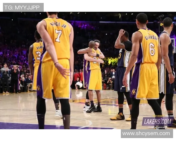 科比带领湖人对决马刺西决经典战役的传奇瞬间回顾 科比带领湖人对决马刺西决经典战役的传奇瞬间回顾