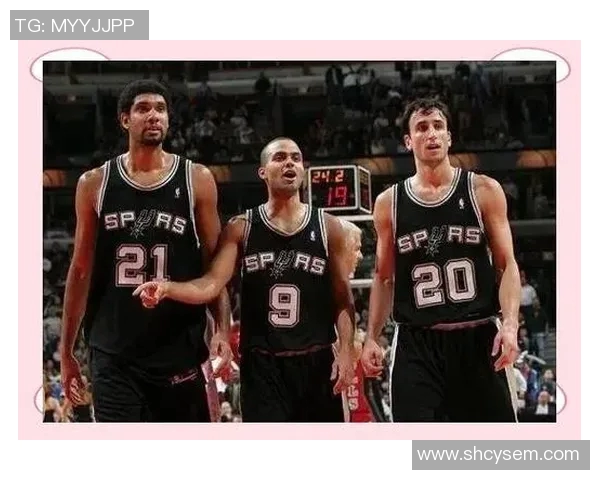 邓肯与鲨鱼的季后赛对决回顾:传奇球星的巅峰对抗与精彩瞬间 邓肯与鲨鱼的季后赛对决回顾:传奇球星的巅峰对抗与精彩瞬间