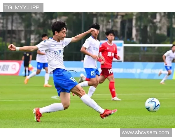 马斯特里与阿贾青年的激烈对决揭示足球青训的未来发展趋势 马斯特里与阿贾青年的激烈对决揭示足球青训的未来发展趋势