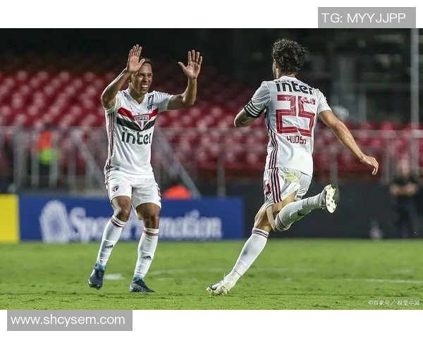 飓风队与拉普大学激战正酣谁能在这场较量中脱颖而出