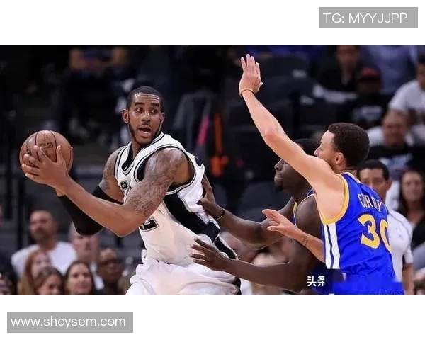 公牛队与快船激战正酣谁能在这场对决中笑到最后 公牛队与快船激战正酣谁能在这场对决中笑到最后