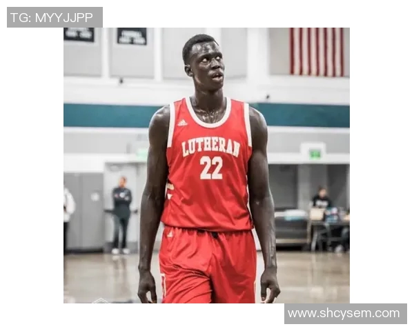 杰登艾维的篮球之路:从大学新星到NBA未来之光的成长历程 杰登艾维的篮球之路:从大学新星到NBA未来之光的成长历程